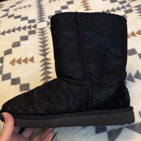 UGG Black Lace Women's Boots Size USA 7 S/N 1018615 - Picture 3 of 8
